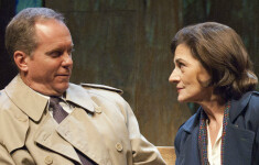 David Parkes and Janet Ulrich Brooks in "A Walk in the Woods" 