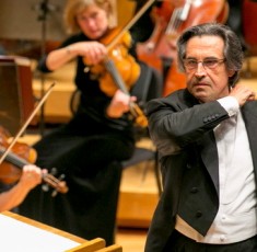 9/20/12 8:50:14 PM -- Music Director Riccardo Muti conducts the Chicago Symphony Orchestra in Dvorák's  Symphony No. 5  during the opening of the CSO's 2012/13 season at Orchestra Hall. Credit Todd Rosenberg 