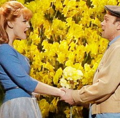 Kate Baldwin as Sandra and Norbert Leo Butz as Edward in "Big Fish" Broadway in Chicago 2013 credit Paul Kolnik