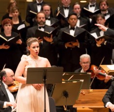 Mezzo-soprano-Alisa-Kolosova-with-the-Chicago-Sympohny-Orchestra-and-music-director-Riccardo-Muti-credit-Todd-Rosenberg.j