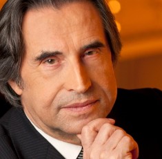 Riccardo Muti has agreed to remain music director of the Chicago Symphony Orchestra through 2019-20 (© Todd Rosenberg)