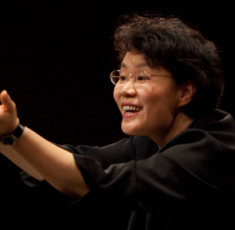 Mei-Ann Chen, music director of the Chicago Sinfonietta, was guest conductor of the Sarasota Orchestra.