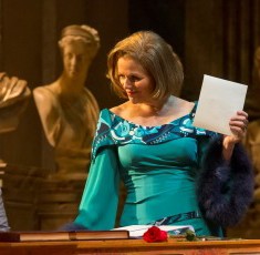 William Burden as Flamand and Renée Fleming as the Countess Madeleine in  Strauss' 'Capriccio' at Lyric Opera of Chicago. (Todd Rosenberg)